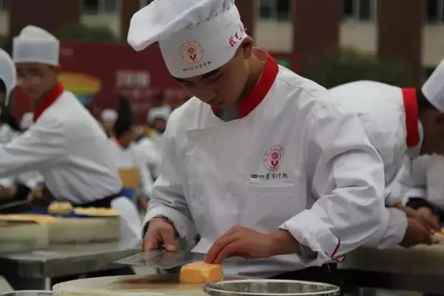 四川这所学校不一般！隐藏在成都的人民大会堂选拔川厨的指定学校