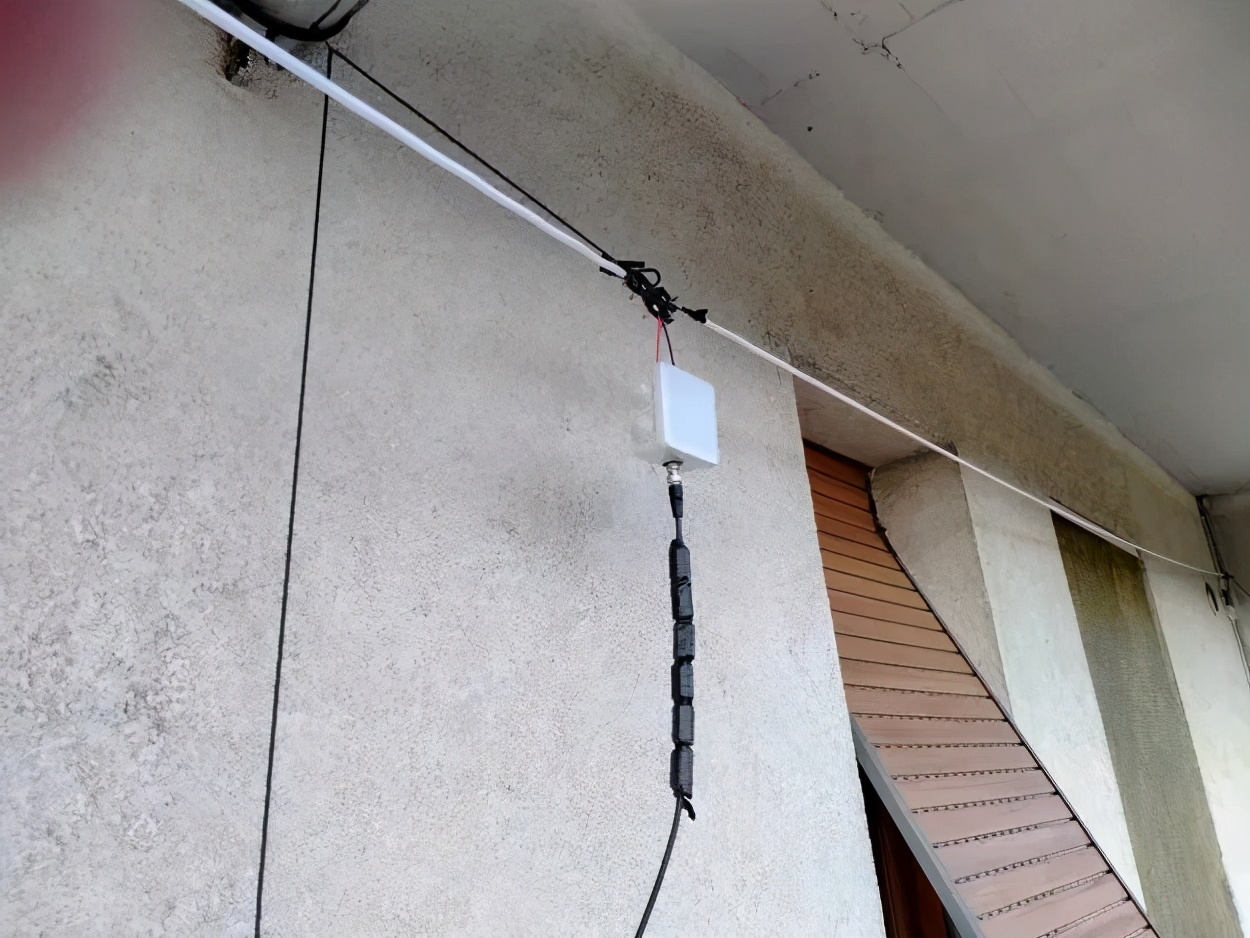 如何为低噪声短波收音机diy一根简单的线性负载偶极子天线