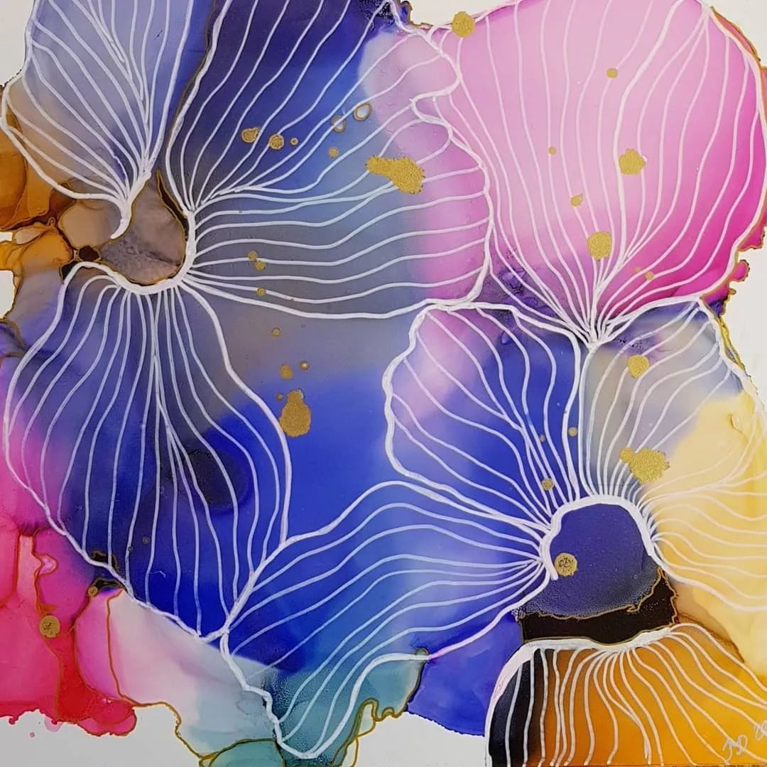 非常喜欢画家julie marie的作品,一支笔,一瓶颜料,一张纸,就可以画出