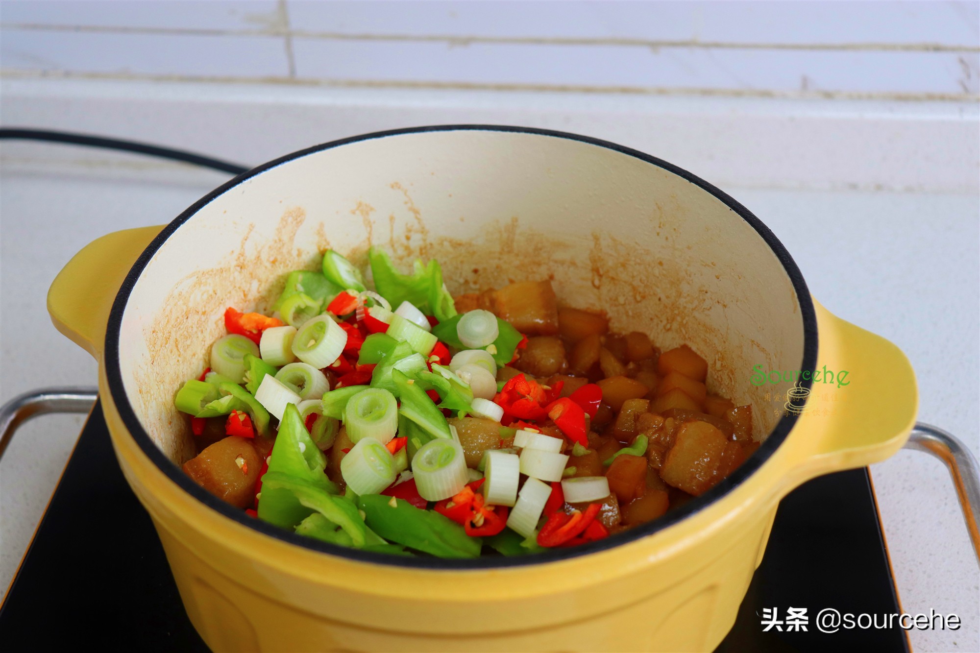 五花肉燉土豆,五花肉燉土豆的做法
