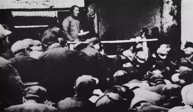 73年八大军区司令对调：王洪文2次点名许世友，许将茶杯狠狠一磕