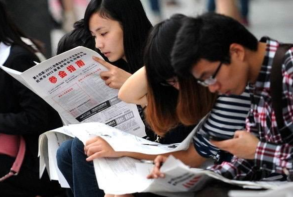 “用工荒”继续蔓延，工厂月薪近万仍没人选择，大学生们去哪了