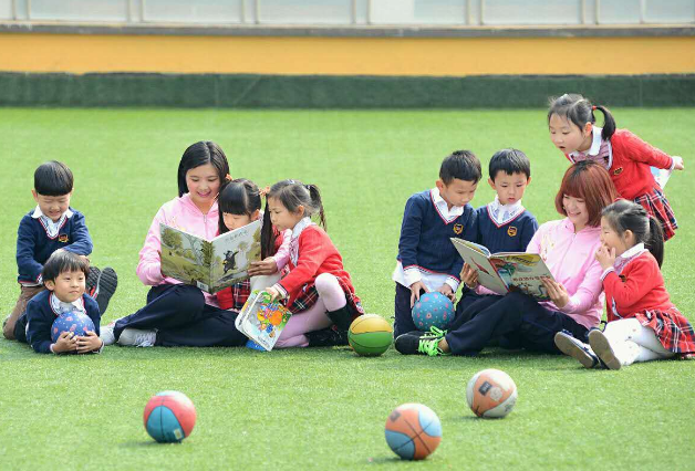 上海幼升小学生简介火了,众人看后感慨万千,这让我们情何以堪?