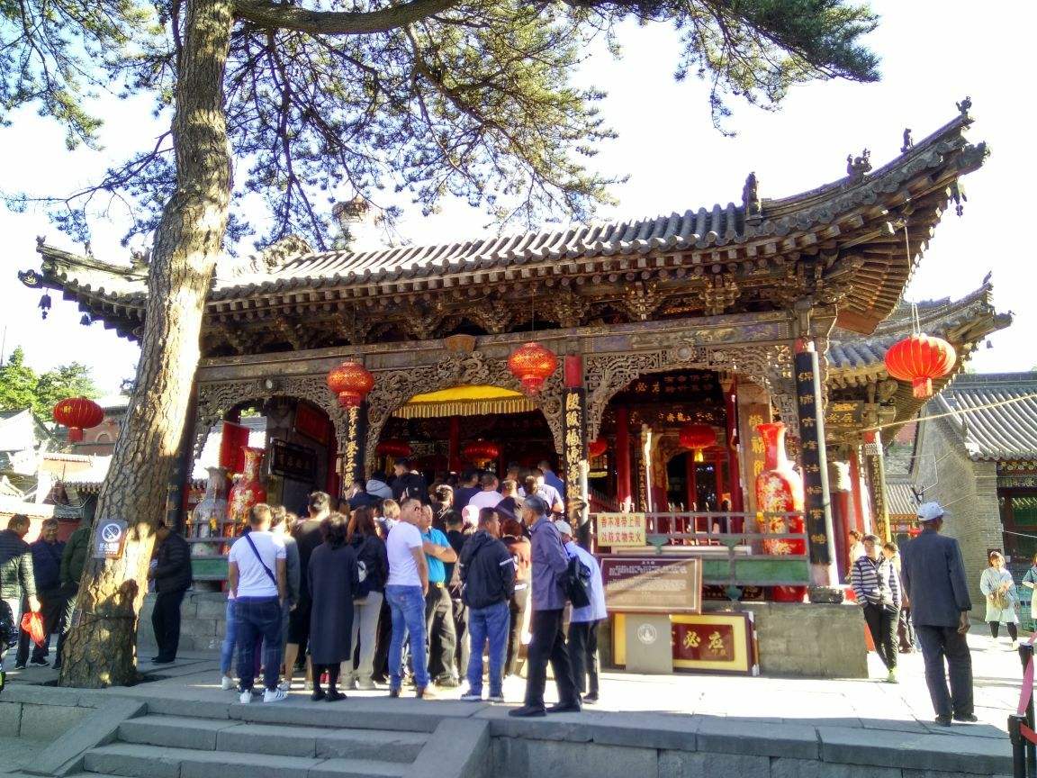 为何国内富豪明星频繁出入五台山？山西五台山到底有多灵验？