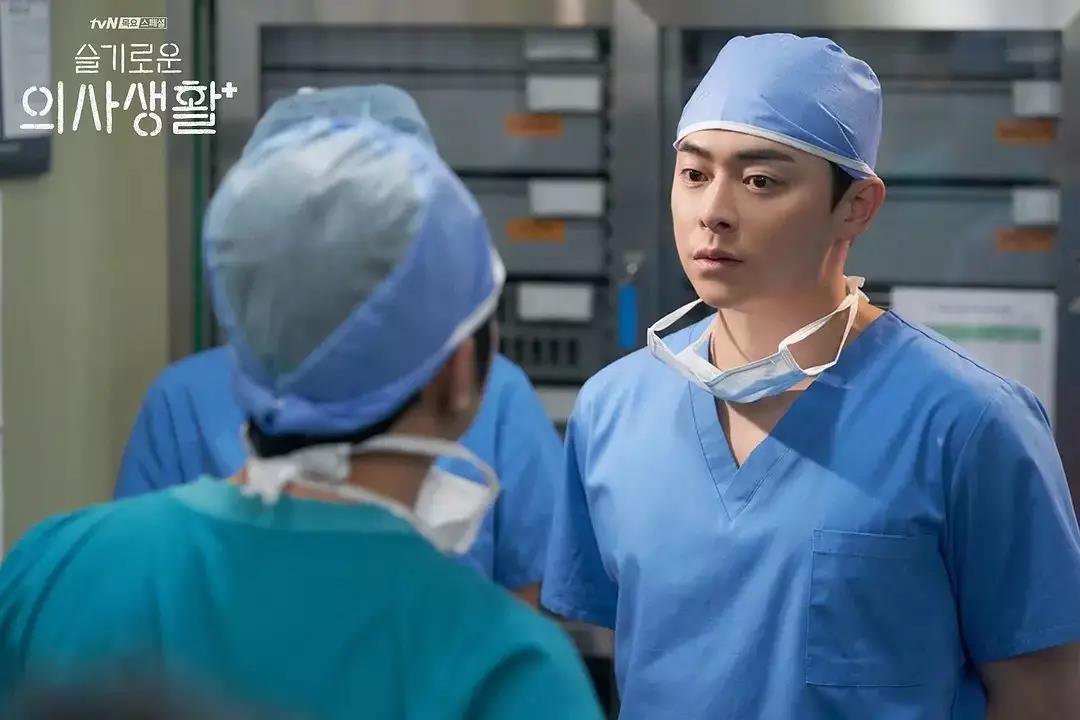 豆瓣9.4高分！揭穿医生们私生活的这部韩剧，韩国人也太敢拍了！