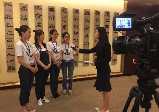 日新月著 博闻多识 | 浙江传媒学院新闻与传播学院欢迎你！