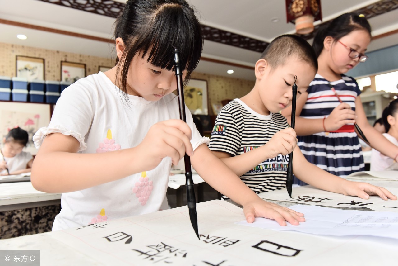 音乐艺考一考生二手大提琴价值10万？考官“秒辨”速成型书法考生