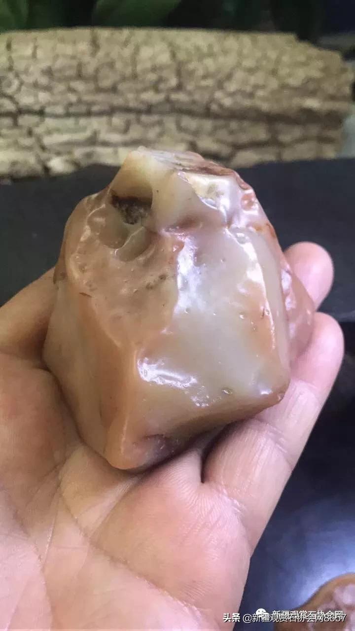 新疆戈壁精灵蛋白石