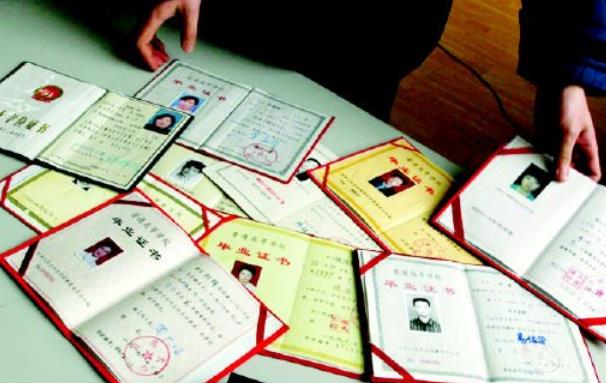 大学生的请假条花样多，想要“回家结婚”，辅导员给出神回复