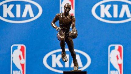 nba mvp有哪些(NBA至今共64届MVP：乔丹5个排第二，詹皇4个排第三，排第一的是谁)