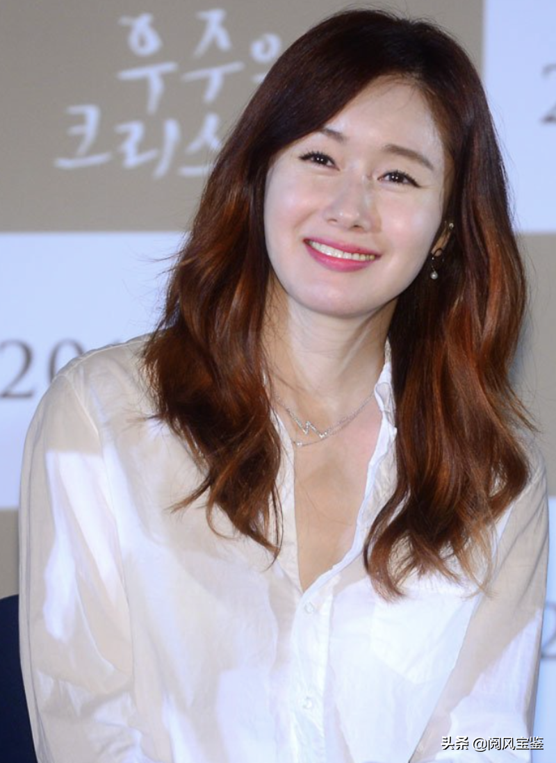 以前在海外剧场最受欢迎的女演员，49岁还没结婚，喝了之后怎么办？