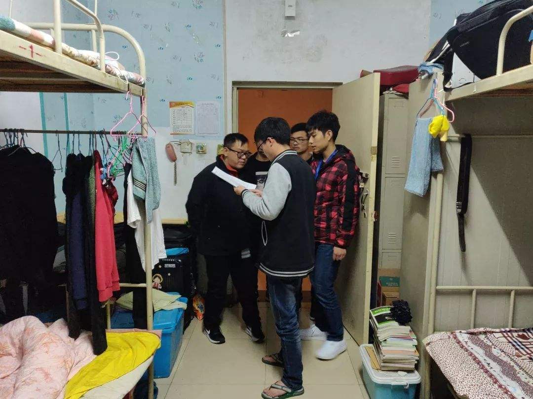 为啥大学每晚都要“查寝”？宿管老师说出这5点，学生恍然大悟