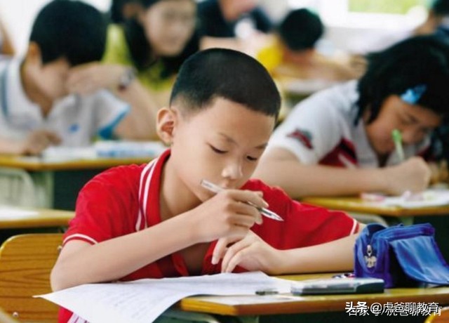 高考满分作文走红，文笔惊艳全场，老师：作文就该这么写