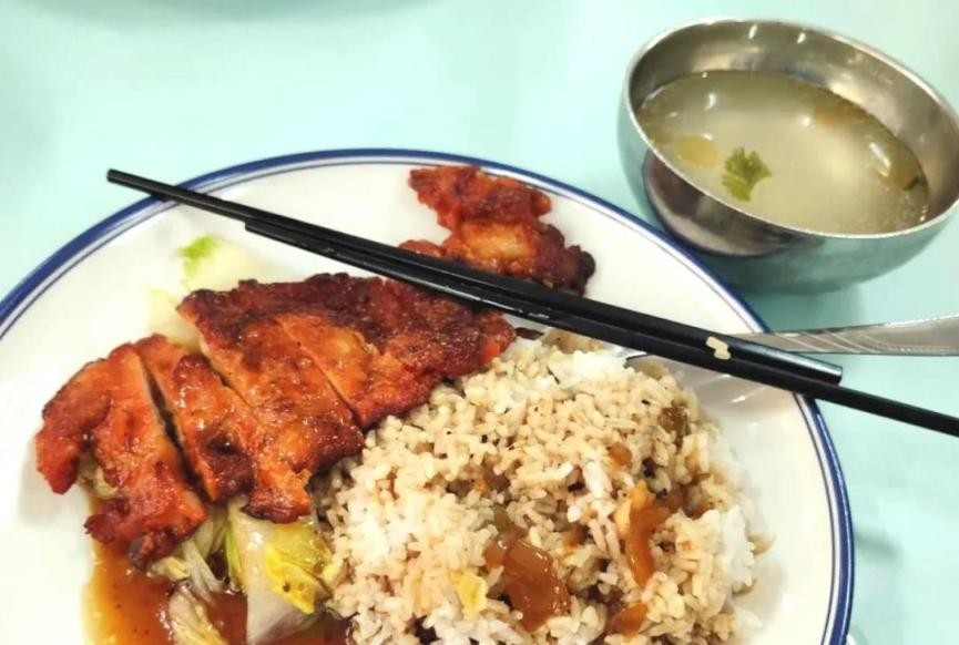 羡慕！坐拥十几条交通线，宿舍楼里还有“健身房”，这所大学超“火爆”！