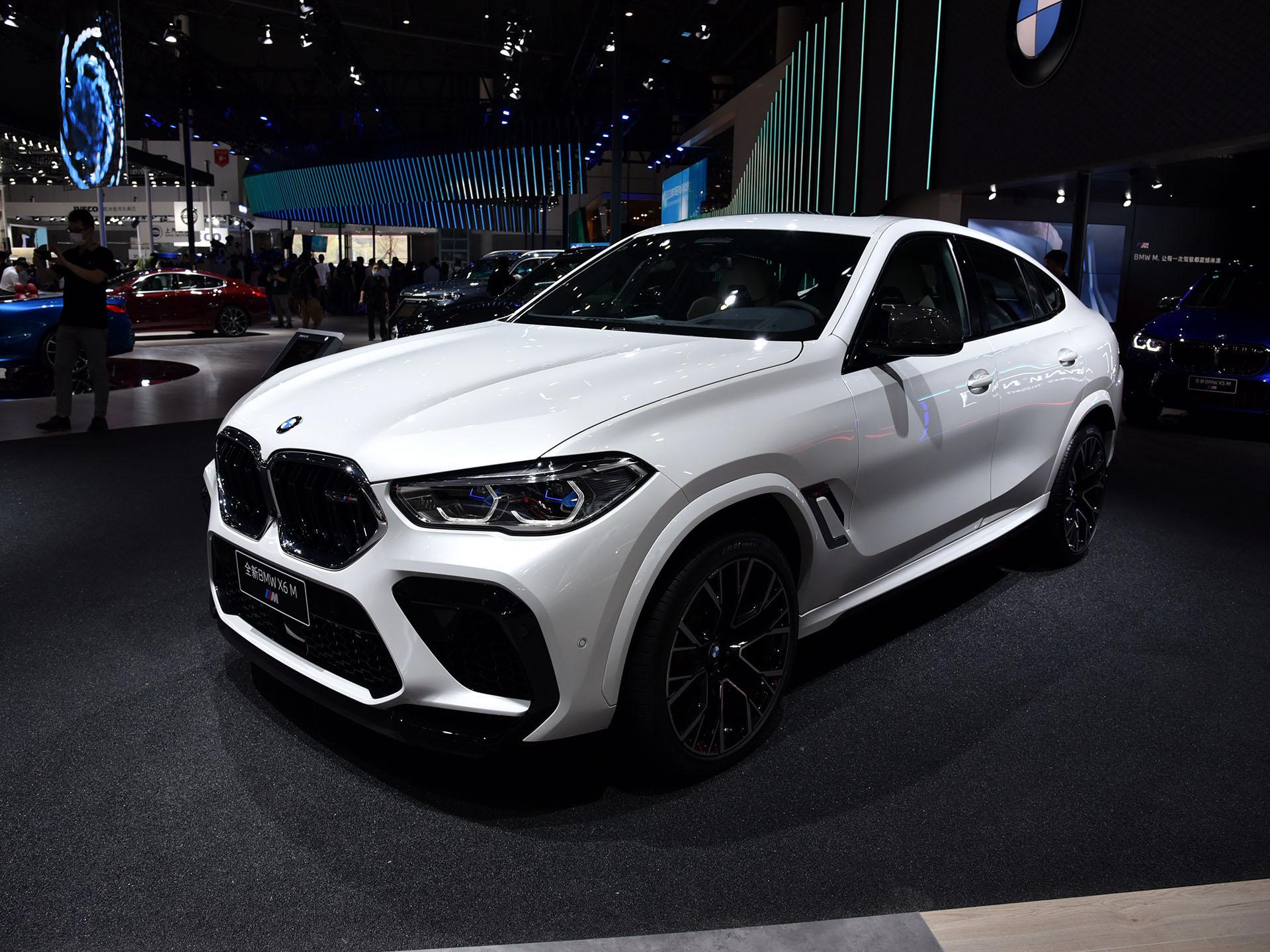 4t大v8,m加持,gle53瑟瑟发抖,实拍宝马x6 m