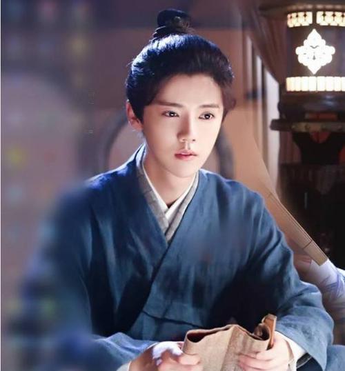 《诗经•卫风•淇奥》说：这样的男人才叫完美男人