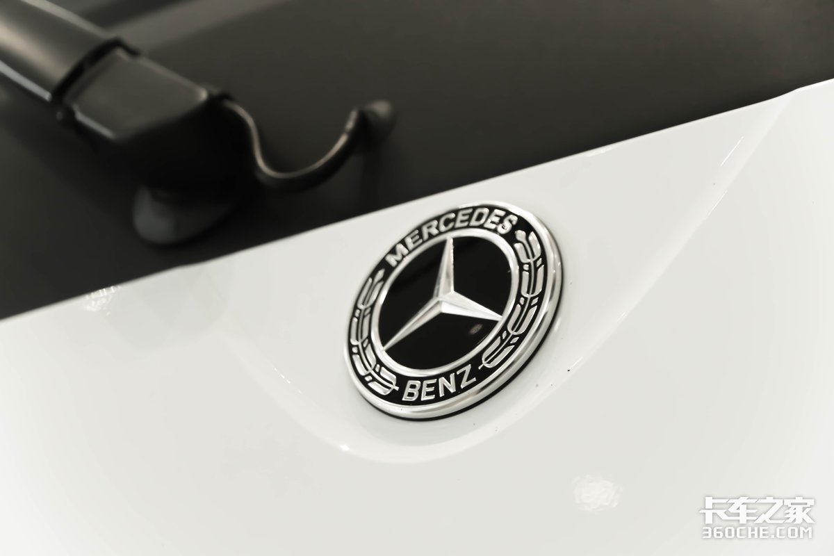 奔驰卡车国产化又爆猛料！配奔驰进口发动机，低配价格或60万以下