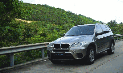 大众途锐pk宝马X5：手握20万选择哪台SUV？