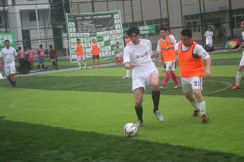 北京的这所大学，外地人“挤破了头”想进去，但北京本地人看不上