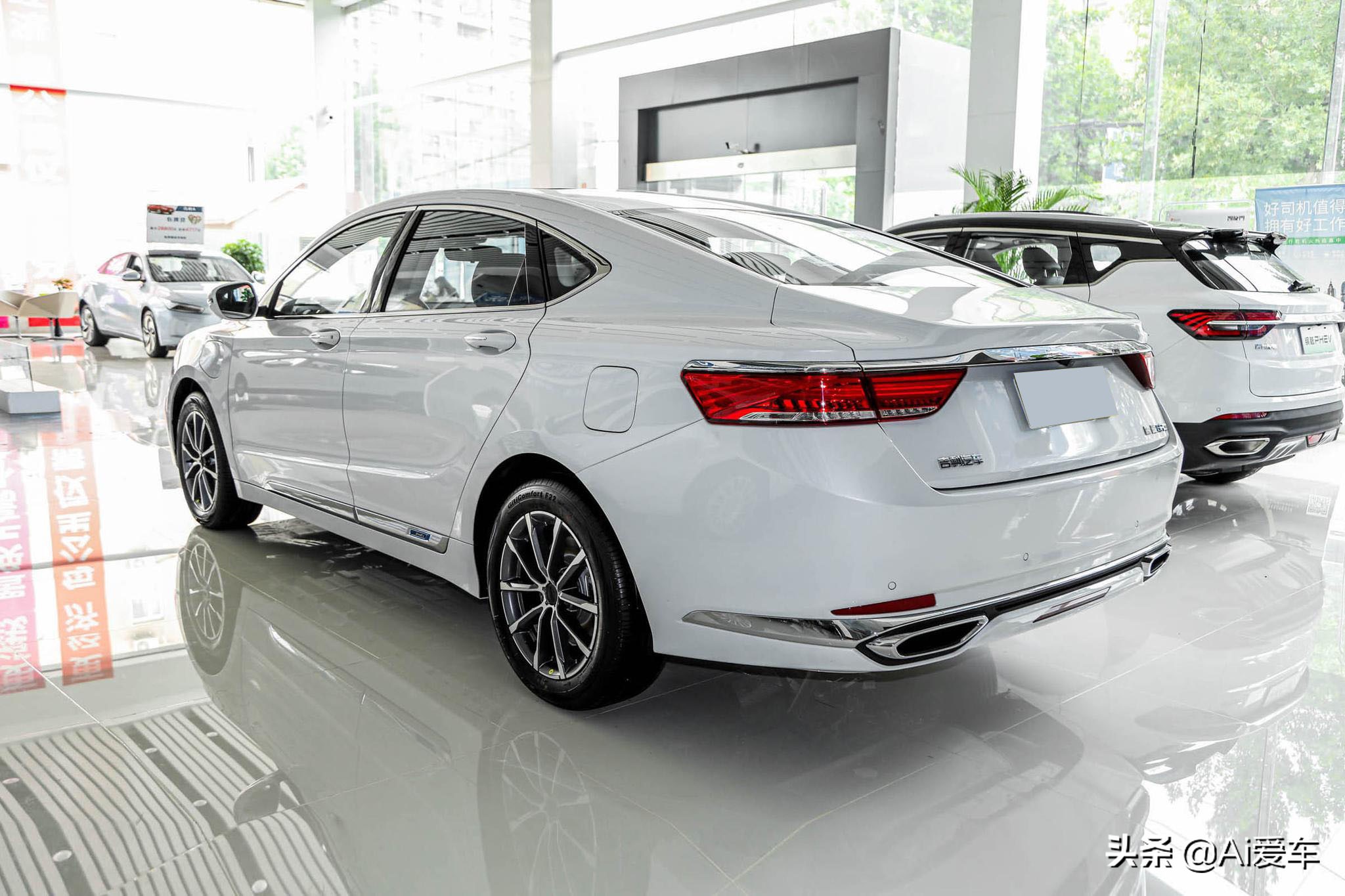 1.5L油耗低价家用大轿车，轴长2米87上绿牌，92油好养，博瑞ePro