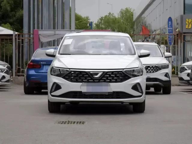 采用桑塔纳发动机，油耗低至5.6L，年轻的捷达VA3终于被认可
