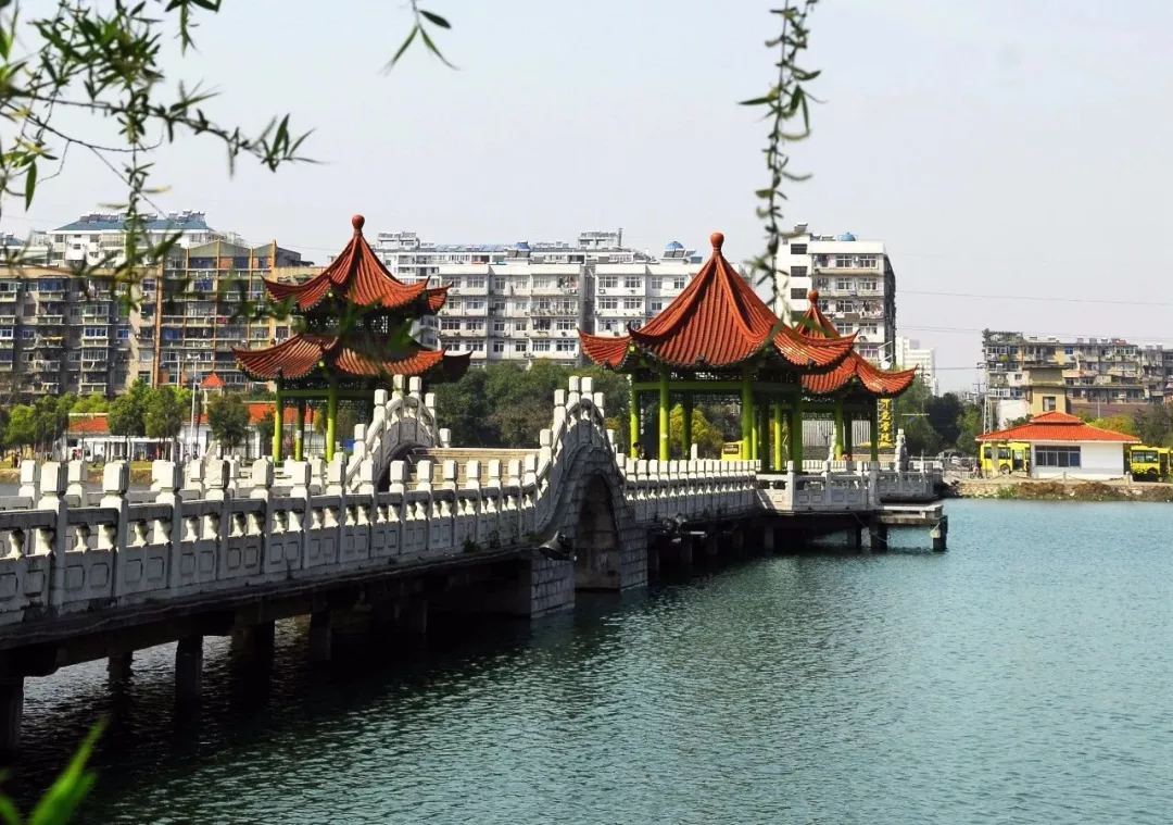 占地2000余亩，投资8000万建新宿舍，湖北这所大学“太豪华”