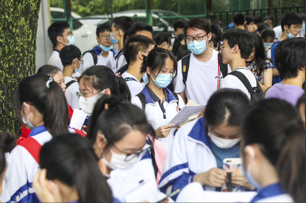 河北一考生被南开录取，还未报到就收到退学通知，网友：咎由自取