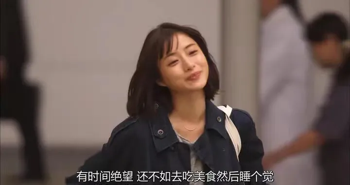 这届年轻人,简醇式的随性