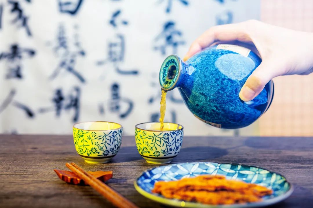 大牌争相入局餐+酒，小酒馆真的是一门好生意？