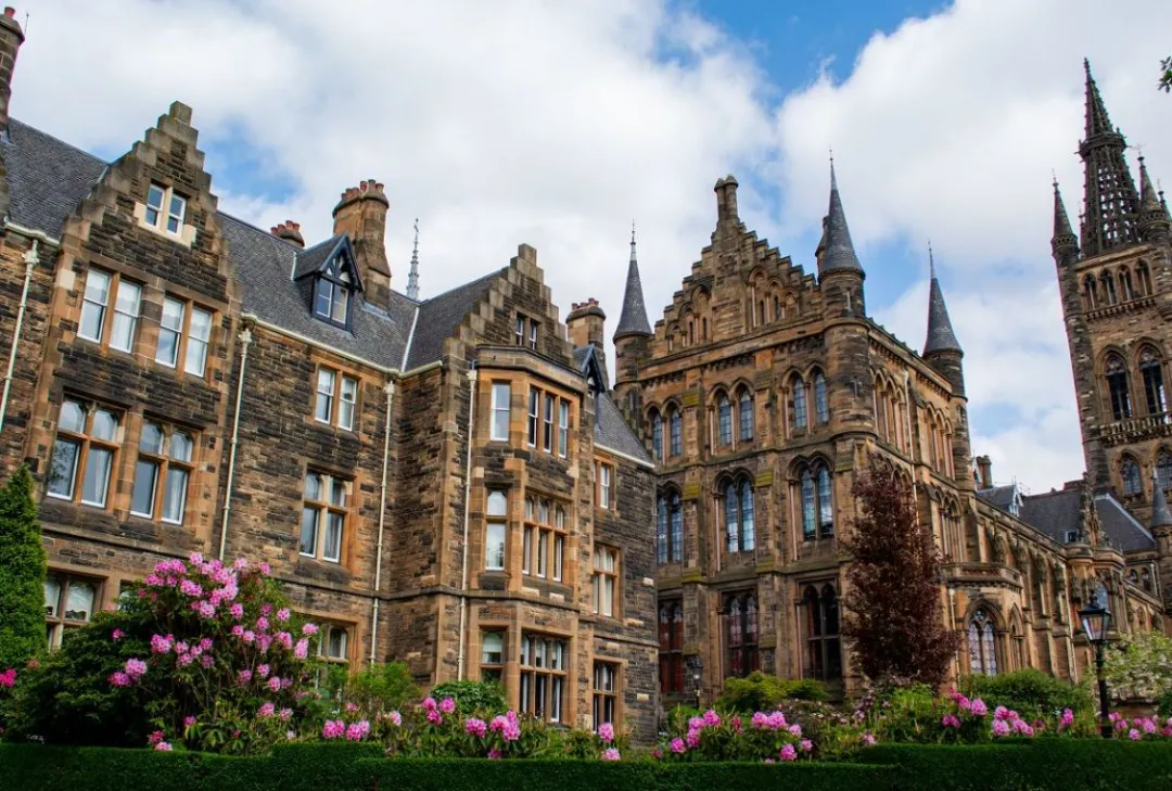 2022年英国大学本科录取门槛更新：伯明翰、杜伦、利兹、诺丁汉