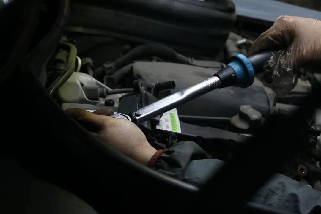 怪兽修车：翻新一辆15年奔驰GLK260，最终满血复活变新车