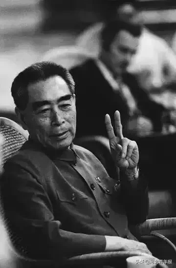 周总理逝世43周年，重温他与妻74封情书，他们的情话让人泪流满面