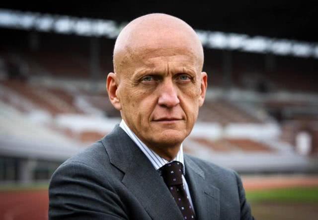 意甲上裁判员穿什么衣服(《足坛人物志》:"光头裁判"科里纳)