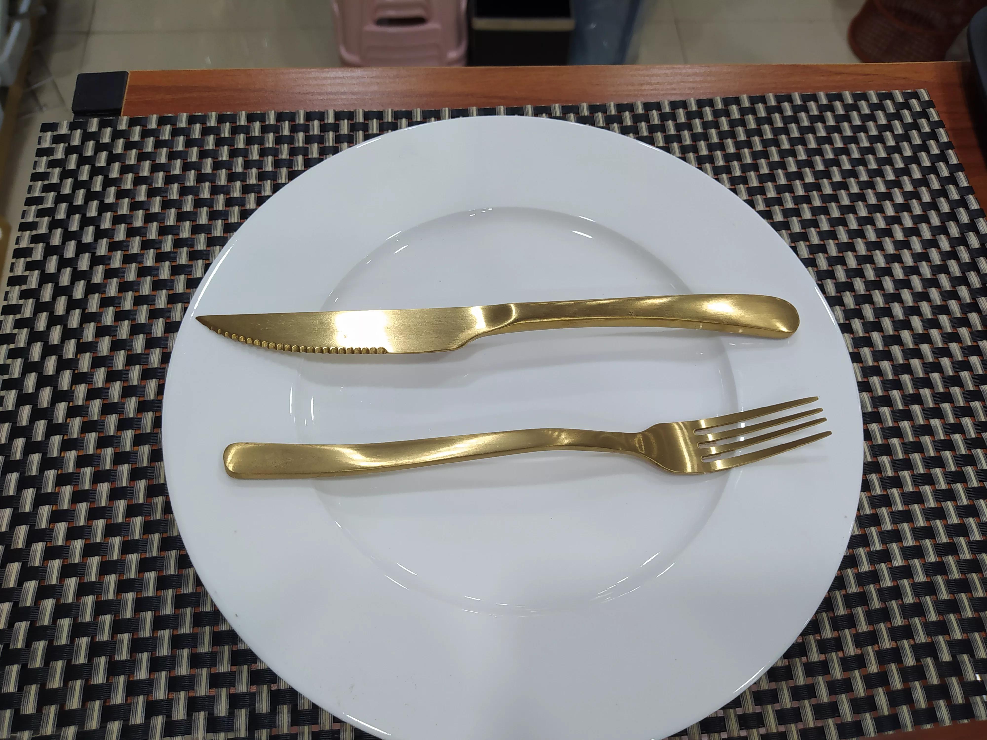 西餐刀叉摆放的5大暗语你知道多少?