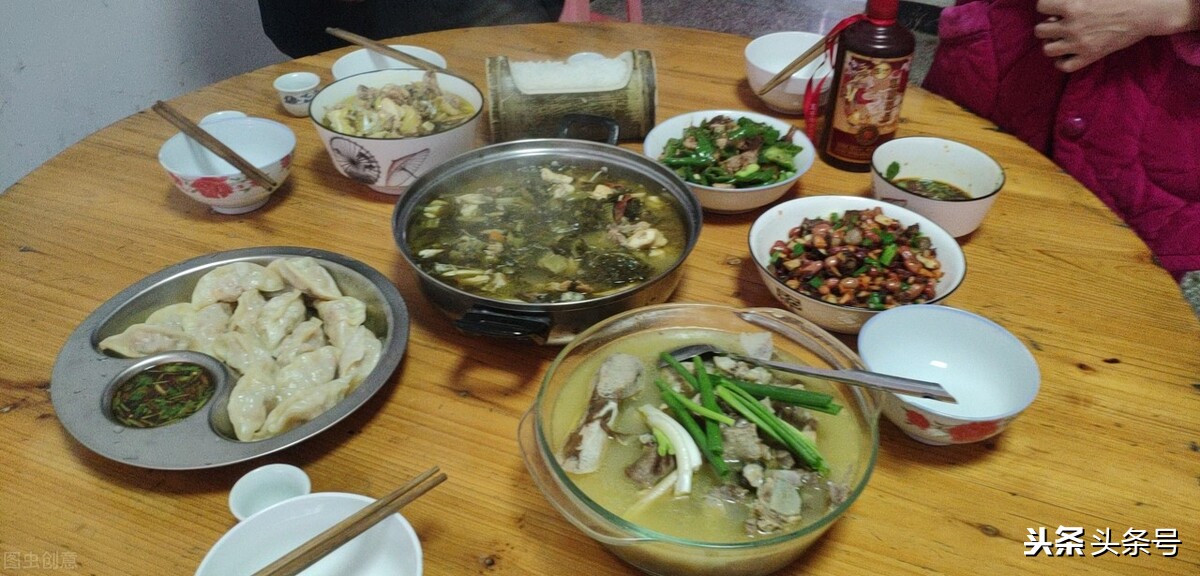 夫妻辛勤付出，收获却有限，过年又是一道难题