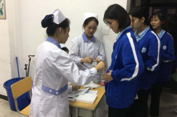 高中生标准身高表出炉，是人高马大还是小巧，学生看完就知道了