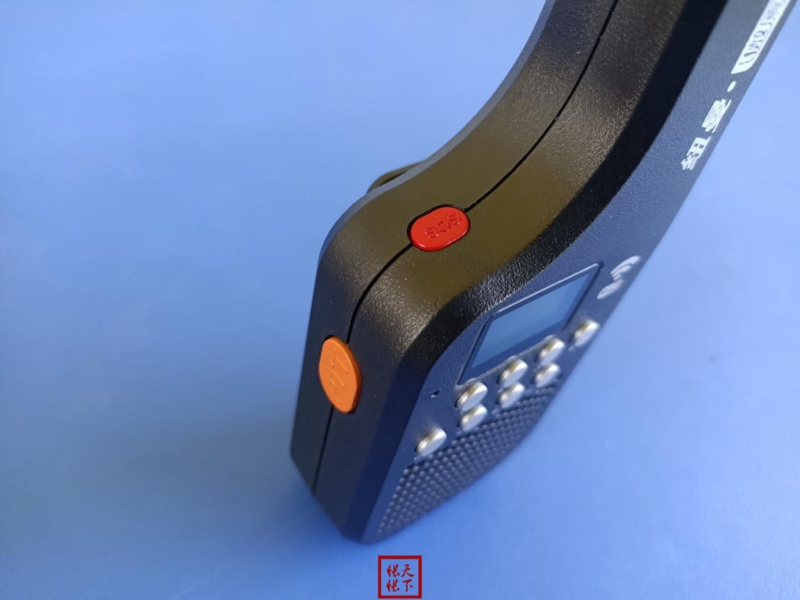 纽曼微鳯蓝牙/WIFI 对讲机|实时语音对讲即说即听，让亲情一直陪伴
