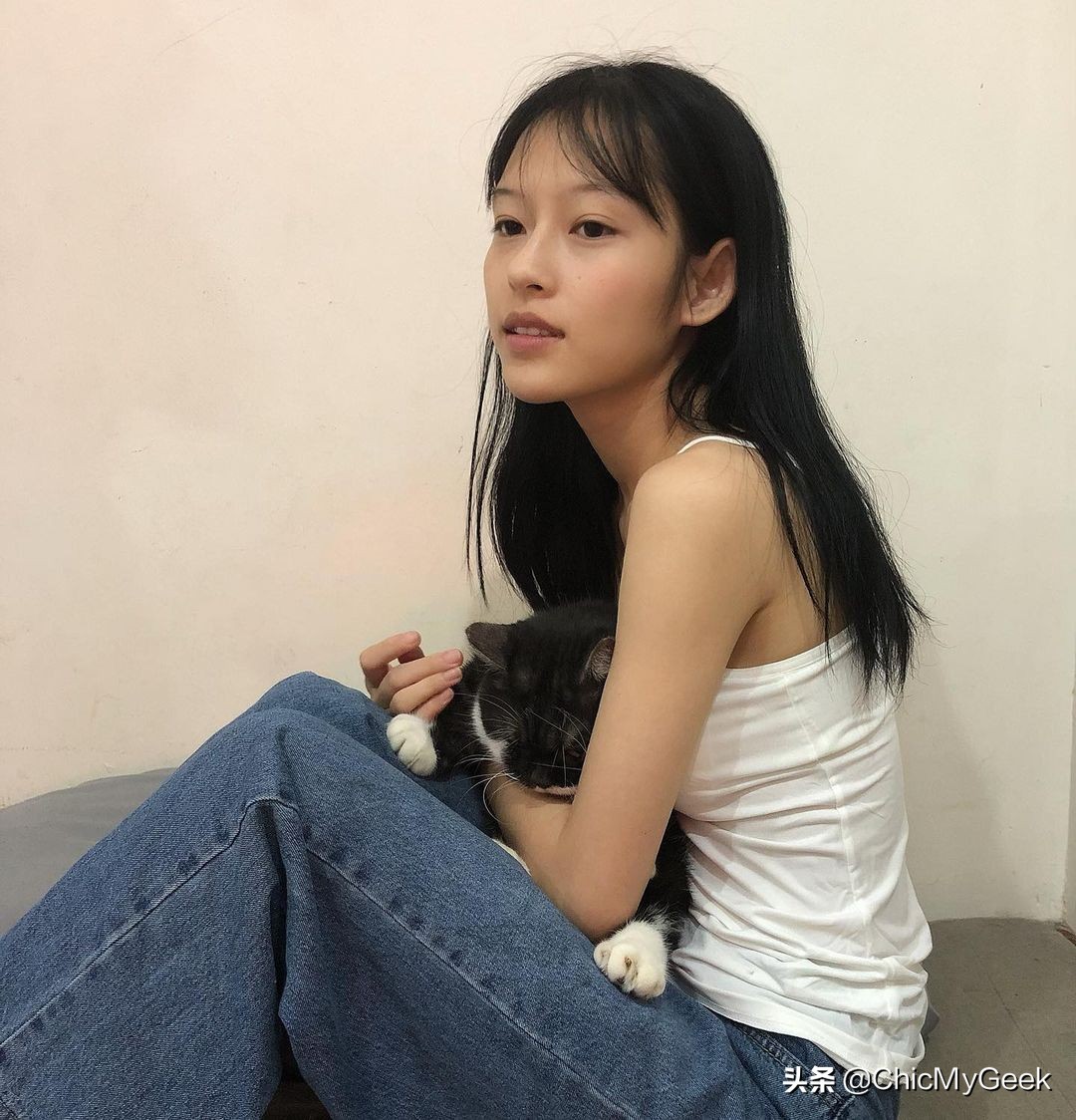 越南模特撞脸章子怡爆红！极品氛围美女，一张会说故事的清冷脸