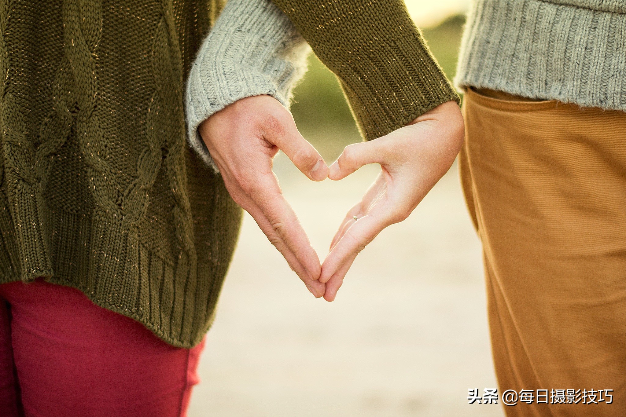 情人节到了,这些爱意满满的比心拍照姿势你值得学