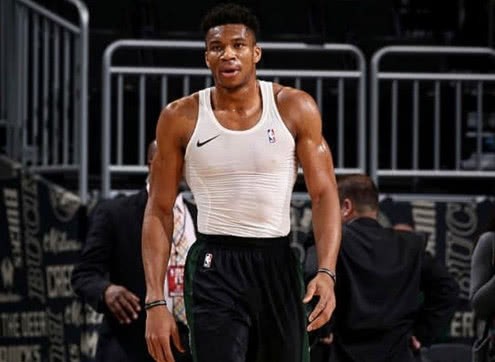 nba字母哥为什么长这么高(字母哥肌肉进化史,8年增