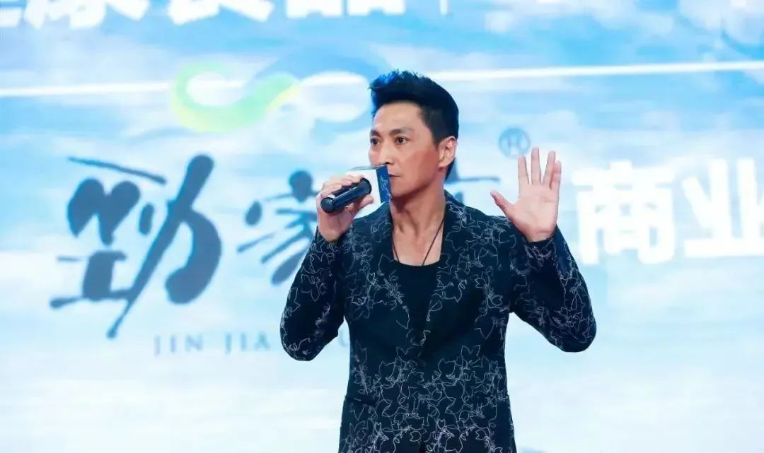 电视剧《中华英雄》播出31年，女主角嫁亿万富豪，其他人今何在