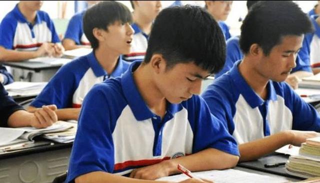 4所二本院校喜升“一本”，分数线却没涨，明年报考的学生吃香了