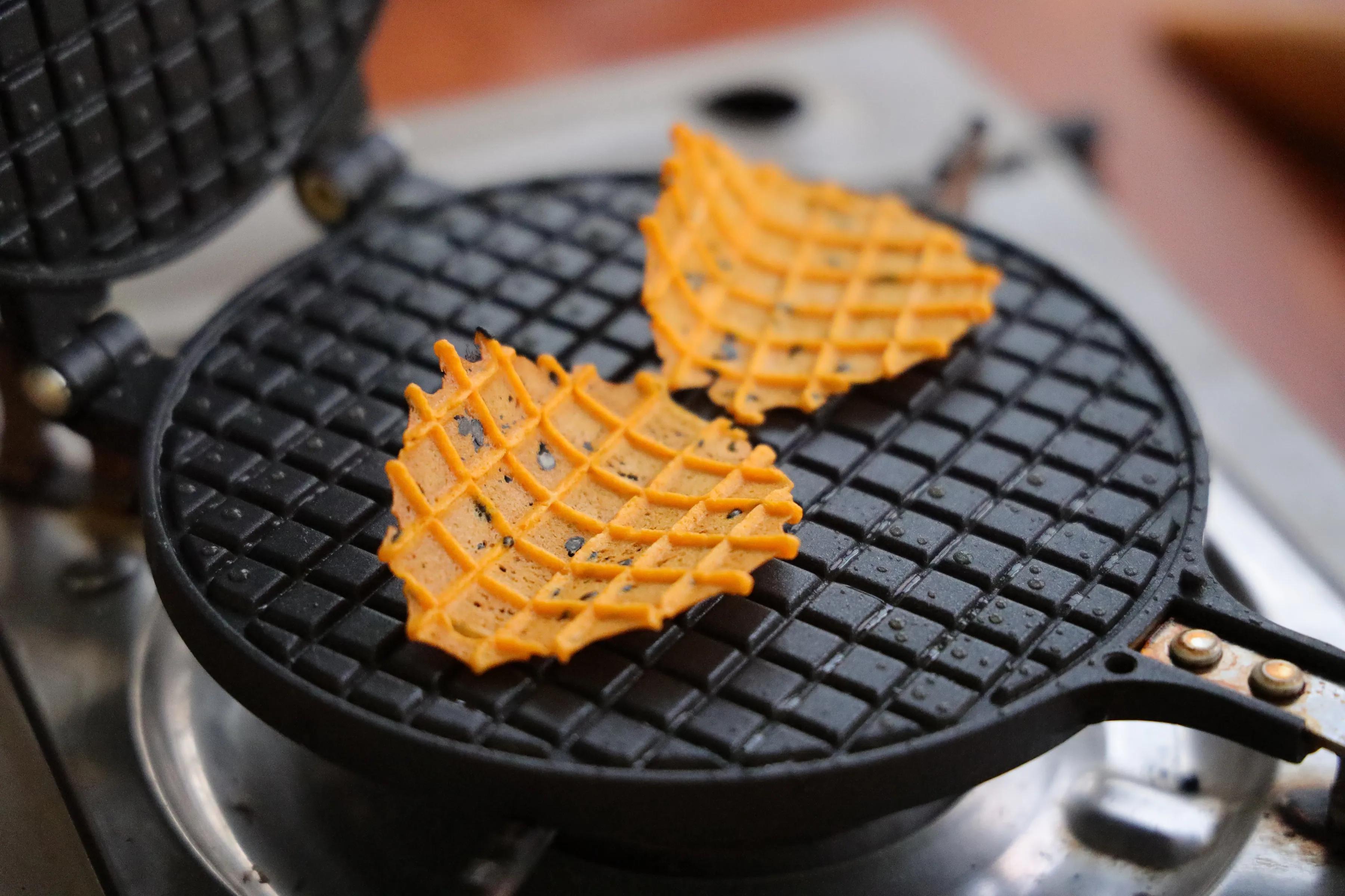 红薯别烤了，做成小零食，咬一口嘎嘣脆，不用油炸，比薯片还好吃