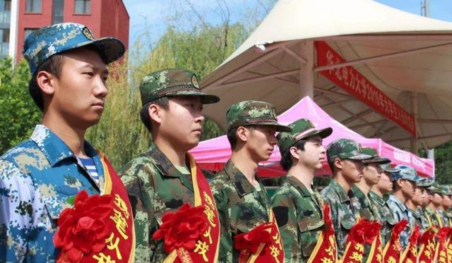 大专期间去当兵好？还是大专毕业去当兵好？利弊分析，建议了解