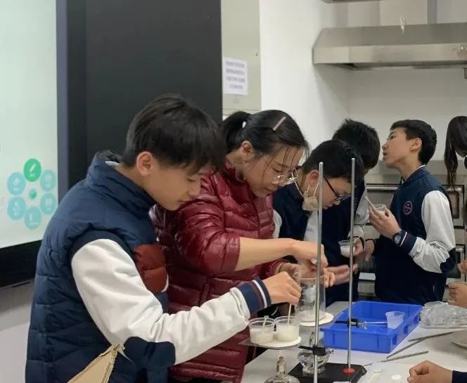 京郊这所学校，真真了不得