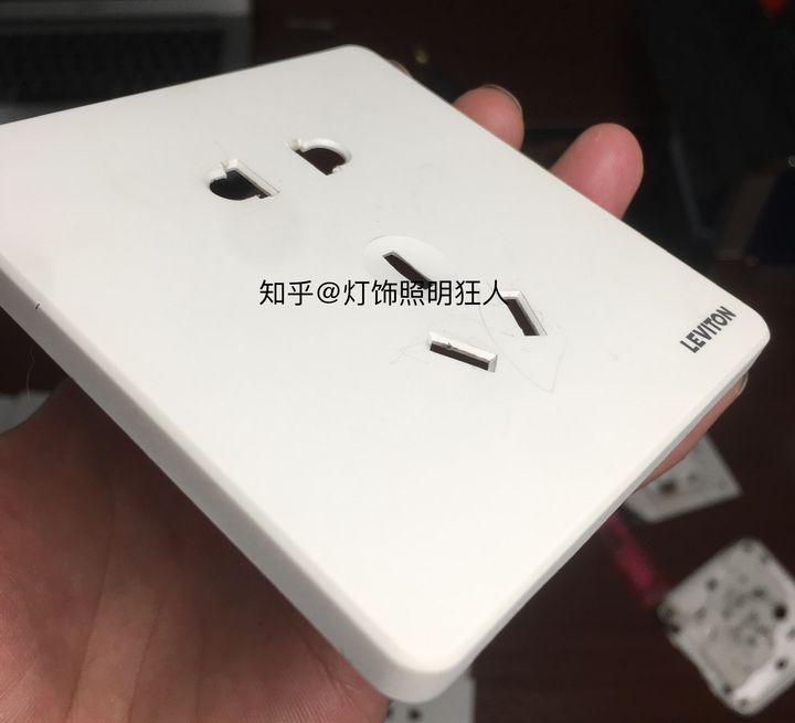 開關插座哪家強？14個品牌插座硬核測評