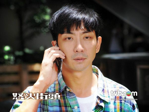 推荐一部很棒的港剧《怒火街头》