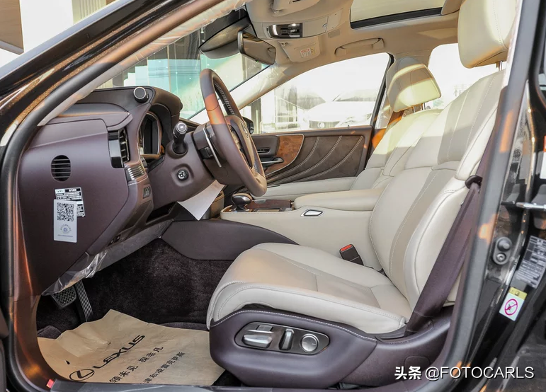 雷克萨斯LS350入门版，售价80万起，卖的就是颜值和品质？