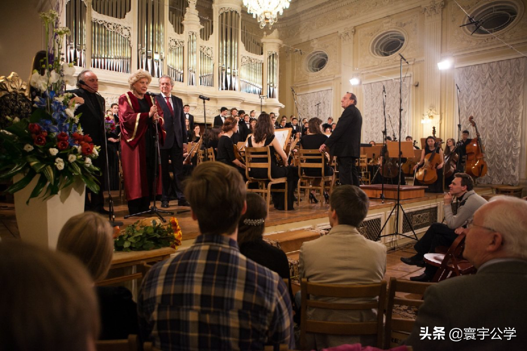 在圣彼得堡国立音乐学院（СПбГК）读书是种什么样的体验？