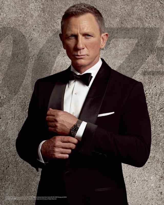 当然007系列里也有一个不和谐的,第六代007里邦德的扮演者,丹尼尔
